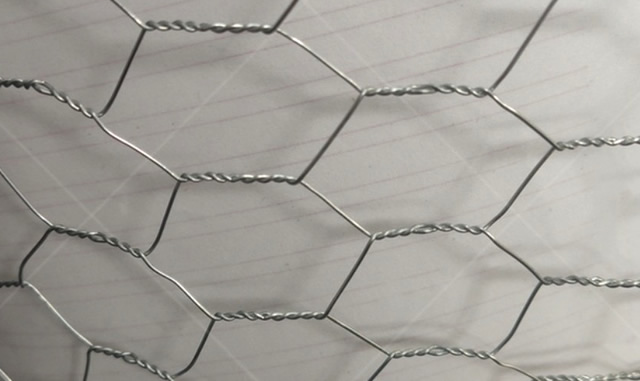 Hot dipped zinc coated double twisted mesh gabion box